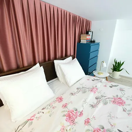 Krakowskie Przedmiescie Apartment *