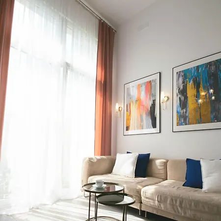 Krakowskie Przedmiescie Apartment Warsaw