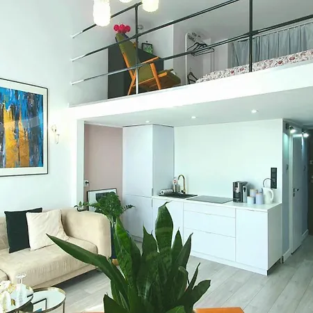 Krakowskie Przedmiescie Apartment *